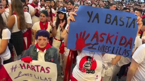 Masiva concentración de repulsa en Pamplona contra las primeras agresiones machistas de Sanfermines 2024