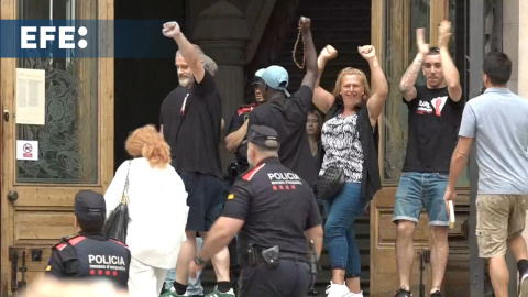 Juzgan en Barcelona a siete manifestantes por un escrache a diputados de Vox