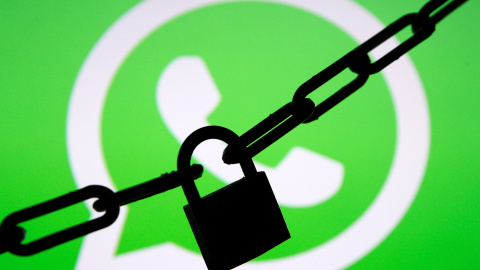 Una 'puerta trasera' en WhatsApp permite a Facebook leer todos los mensajes aunque sean cifrados. /REUTERS