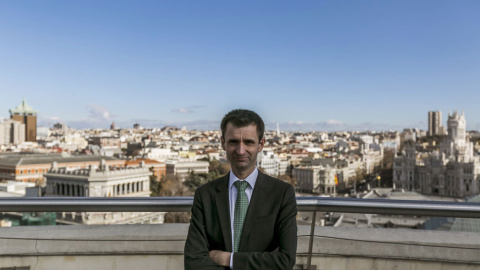 El nuevo director general de Radio Televisión Madrid, José Pablo López Sánchez, durante la entrevista. EFE