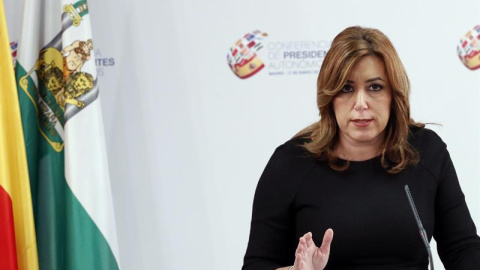 La presidenta de la Junta de Andalucía, Susana Díaz, durante la rueda de prensa ofrecida al término de la VI Conferencia de Presidentes Autonómicos. /EFE