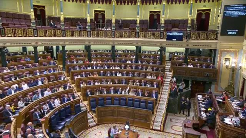 Sánchez insiste en agotar la legislatura tras perder 35 votaciones en el Congreso