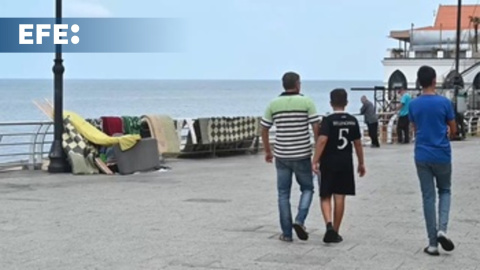 Desplazados libaneses acampan en las calles de Beirut huyendo de la guerra