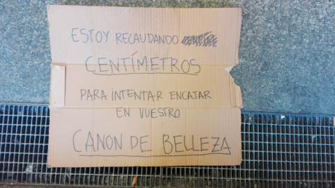 "Estoy recaudando centímetros para intentar encajar en vuestro canon de belleza". Sandra Rodríguez