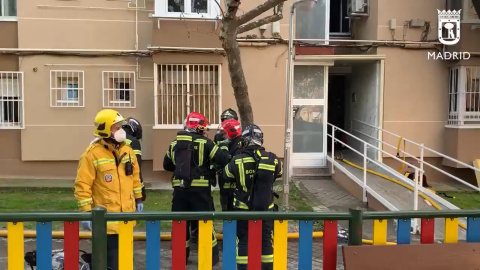 Un herido grave tras precipitarse desde un cuarto piso por miedo a un incendio