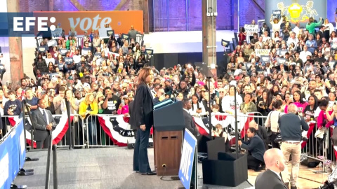 Kamala Harris asiste a un evento de campaña en Filadelfia