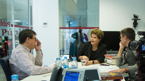 Un momento de la conversación con Dilma Rousseff. A la derecha, Juan Carlos Monedero. // CHRISTIAN GONZÁLEZ