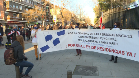 Marea de Residencias reclama una mejora en la atención a los mayores 