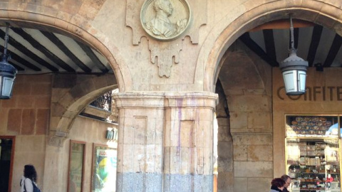 Medallón de Francisco Franco en la Plaza Mayor de Salamanca