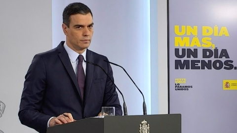 Captura tomada de la señal institucional del Palacio de la Moncloa del presidente del Gobierno, Pedro Sánchez, durante la rueda de prensa que ofreció este sábado en el Palacio de la Moncloa, en Madrid. EFE/Palacio de la Moncloa