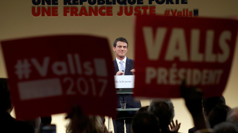 El ex primer ministro francés Manuel Valls en un acto de su campaña en las primarias del Partido Socialista galo, en la localidad de Alfortville, cerca de París. REUTERS/Gonzalo Fuentes