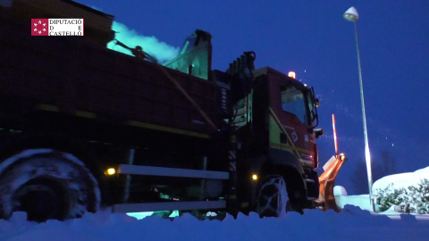 Bomberos de Castellón realizan tareas de limpieza tras las nevadas