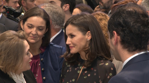 La Reina Letizia inaugura Fitur prestando atención al turismo español