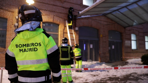 Bomberos de Madrid continúan con el saneamiento de cubiertas