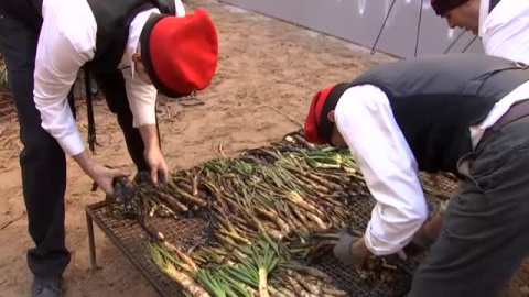 Valls da rienda suelta a la pasión culinaria por el calçot