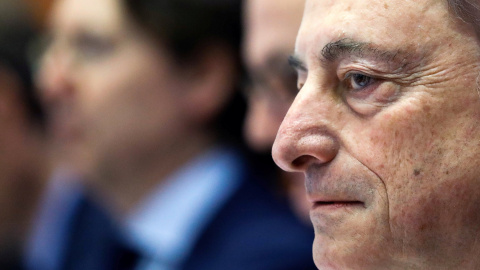 El presidente del BCE, Mario Draghi, durante su comparecencia ante la Comisión de Asuntos Económicos y Monetarios del Parlamento Europeo. REUTERS/Yves Herman