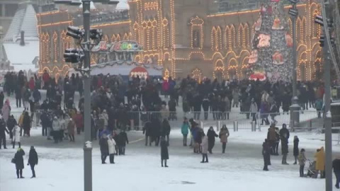 Una gran nevada sobre Moscú recupera el espíritu navideño en la capital rusa