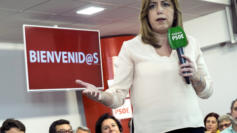 La secretaria general del PSOE andaluz y presidenta de la Junta, Susana Díaz, durante la inauguración de la nueva sede del PSOE de Huelva. EFE/Julián Pérez