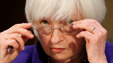 La presidenta de la Reserva Federal (conocida como Fed), Janet Yellen, durante su comparecencia ante el comité de Bancario del Senado de EEUU. REUTERS/Joshua Roberts