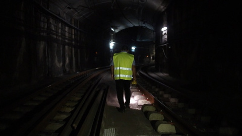 El túnel on va descarrilar el metro. LA ESTRATEGIA DEL SILENCIO