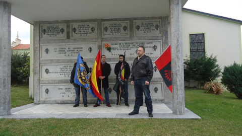 Sinforiano Bezanilla, líder de la Asociación cultural Alfonso I de Cantabria, durante un homenaje a la División Azul.- MEMORIA BLAU