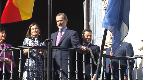 Écija se vuelca con Felipe VI y Letizia en la primera visita real al municipio