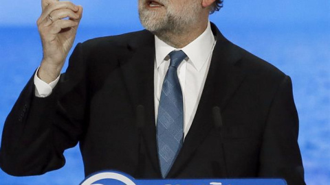 El presidente del Gobierno y del PP, Mariano Rajoy, durante su intervención en la segunda jornada del XVIII Congreso nacional del partido que se celebra hasta mañana en la Caja Mágica de Madrid. EFE/JuanJo Martín