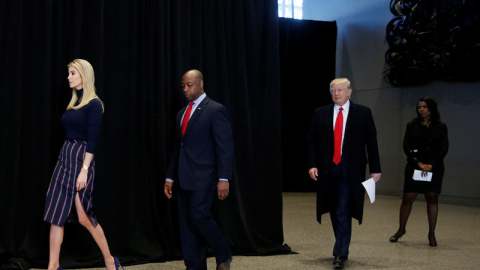 Ivanka Trump y su padre visitan este martes Museo de Historia y Cultura Afroamericana, en Washington. | REUTERS