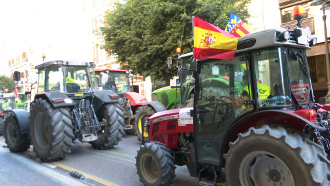 Tractorada en València por situación "insostenible" de la agricultura