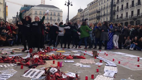 Las artistas se han unido en una sola voz con las 'mujeres de Sol'. PÚBLICO