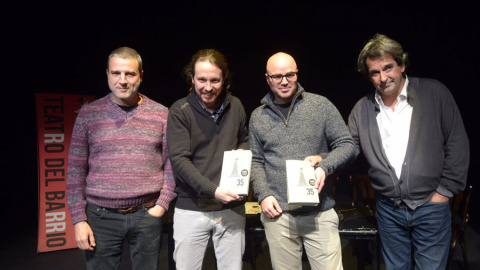 Alberto San Juan, Pablo Iglesias, Rubén Juste y Miguel Mora, instantes previos a la presentación del libro