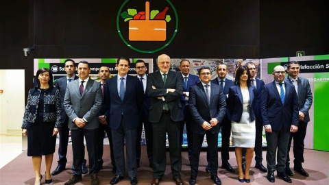 El presidente de Mercadona, Joan Roig, con los directivos del grupo en la presentación de los resultados de Mercadona. E.P.