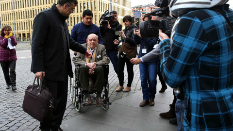 El expresidente del Palau de la Música Félix Millet, a su llegada a la Ciutat Judicial donde la Audiencia de Barcelona juzga desde a los saqueadores confesos del Palau de la Música, Fèlix Millet y Jordi Montull. EFE/Toni Albir