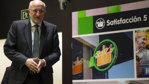 El presidente de Mercadona, Juan Roig, a su llegada a la presentación de los resultados de la compañía de 2016 y las previsiones para el presente año. EFE/Kai Försterling