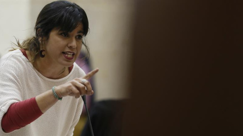 La líder andaluza de Podemos, Teresa Rodriguez,durante la sesión de control al Gobierno celebrada en el Parlamento andaluz. EFE/Jose Manuel Vidal.