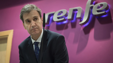 El presidente de RENFE, Juan Alafaro, durante la rueda de prensa que ofreció después de que la CNMC haya multado con 65 millones de euros al grupo Renfe por limitar la competencia en el transporte de mercancías. EFE/Luca Piergiovanni