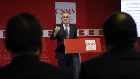 El presidente de la Comisión Nacional del Mercado de Valores (CNMV), Sebastián Albella, durante la rueda de prensa que ha ofrecido para presentar los objetivos del organismo para este ejercicio. EFE/Juan Carlos Hidalgo