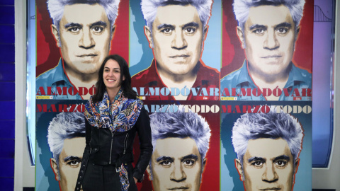 La portavoz del Ayuntamiento de Madrid, Rita Maestre, posa a su llegada a la inauguración de la primera retrospectiva de la Filmoteca Española a Pedro Almodóvar. EFE