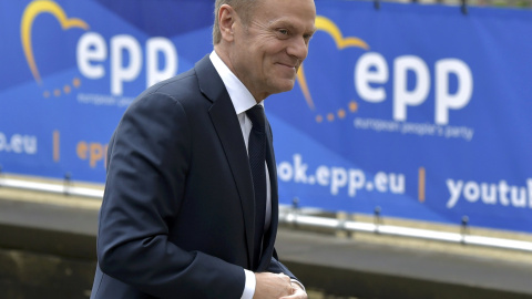 Donald Tusk a su llegada a la cumbre de jefes de Estado y de Gobierno de la Unión Europea. REUTERS/Eric Vidal