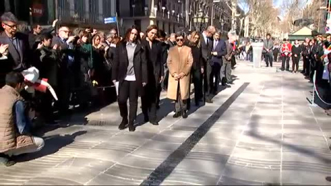  Una placa en la Rambla para recordar a las víctimas de los atentados