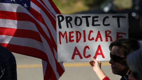 Manifestación contra la derogación del Obamacare hace unos días en California. REUTERS/Mike Blake