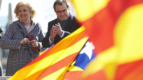 El expresidente de la Generalitat Artur Mas y la exconsellera Irene Rigau a la salida del juicio que se celebra en el Tribunal Superior de Justicia por Cataluña (TSJC) por la consulta del 9N. Artur Mas ha asumido hoy toda la "iniciativa pol