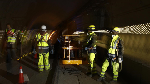 Un grupo de trabajadores en una obra subterránea en Madrid. E.P.