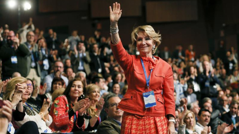 La expresidenta del PP y de la Comunidad de Madrid, Esperanza Aguirre,durante el XVI Congreso del PP de Madrid, en el que Cristina Cifuentes recogió el testigo de la sucesión. EFE/Mariscal