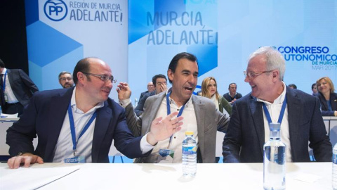 El coordinador general del PP, Fernando Martínez-Maillo, fue el único cargo de los conservadores que acudió a arropar al nuevo presidente de la organización territorial de Murcia, Pedro Antonio Sánchez. EFE