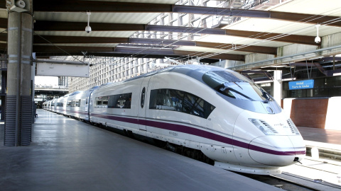 Tren de AVE en la estación madrileña de Atocha. E.P.