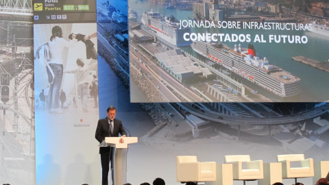 El presidente del Gobierno, Mariano Rajoy, durante su intervención en la jornada sobre infraestructuras en Barcelona. E.P.