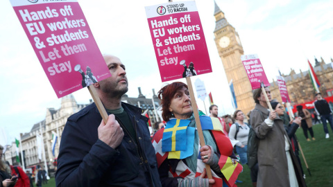 Manifestantes contra el Brexit ante el Parlamento en Londres hace unos días. REUTERS/Neil Hall