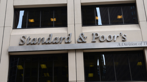 El logo de la agencia Standard & Poor's en su sede en Nueva York. AFP/ Emmanuel Dunand