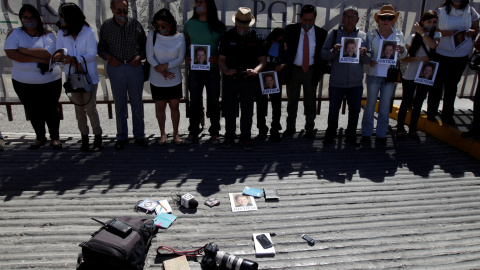 Un grupo de periodistas protestan por el asesinato de la periodista mexicana Miroslava Breach en Ciudad Juárez.REUTERS/Jose Luis Gonzalez